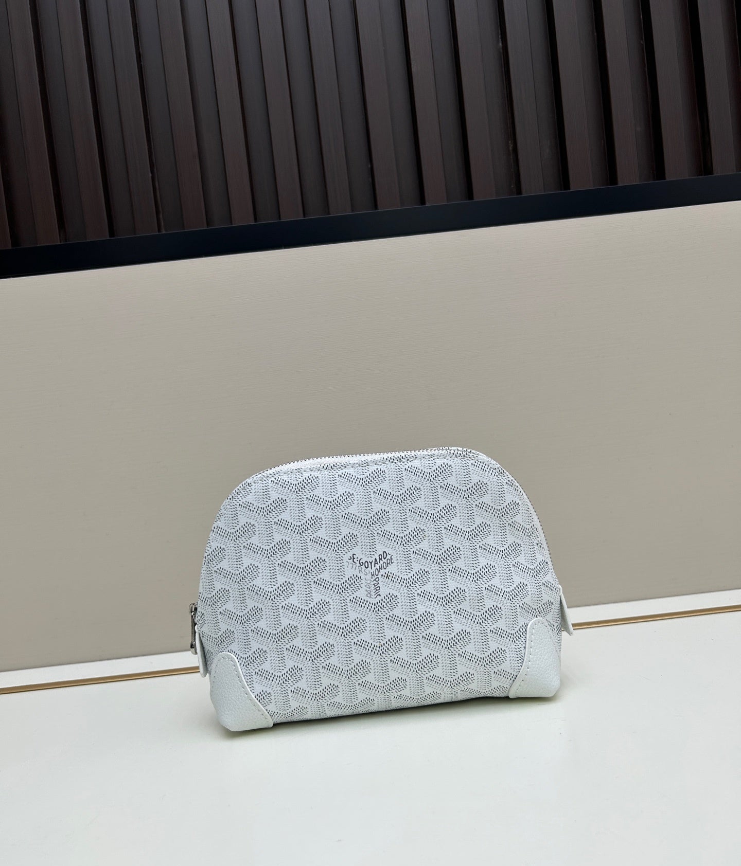 Pochette Goyard Rouge – Élégance Compacte