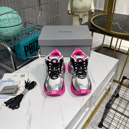 Baskets Balenciaga Runner argent et rose