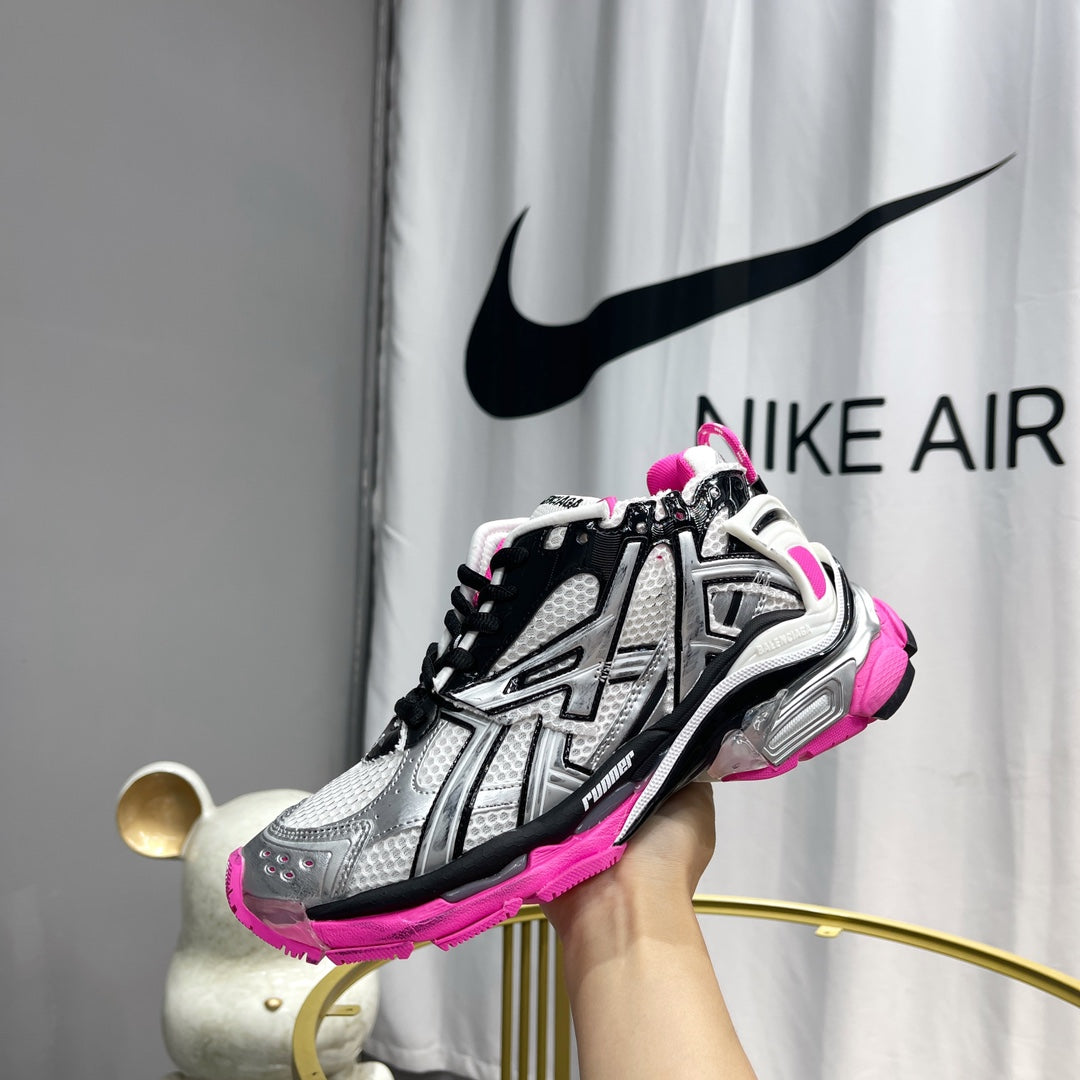 Baskets Balenciaga Runner argent et rose