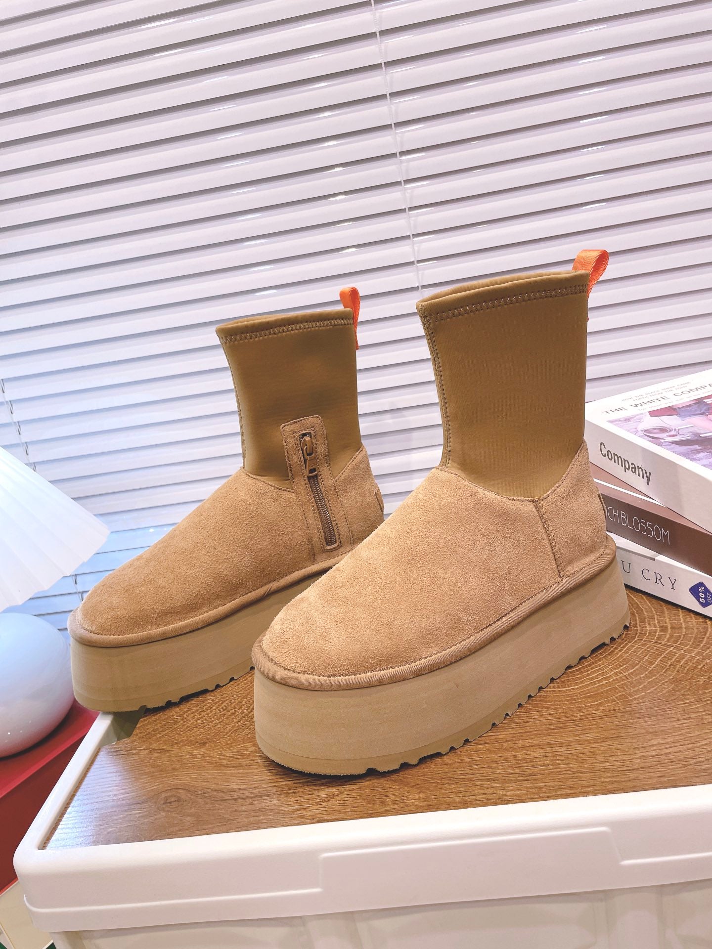 UGG Platform Zip – Bottines montantes à plateforme beige
