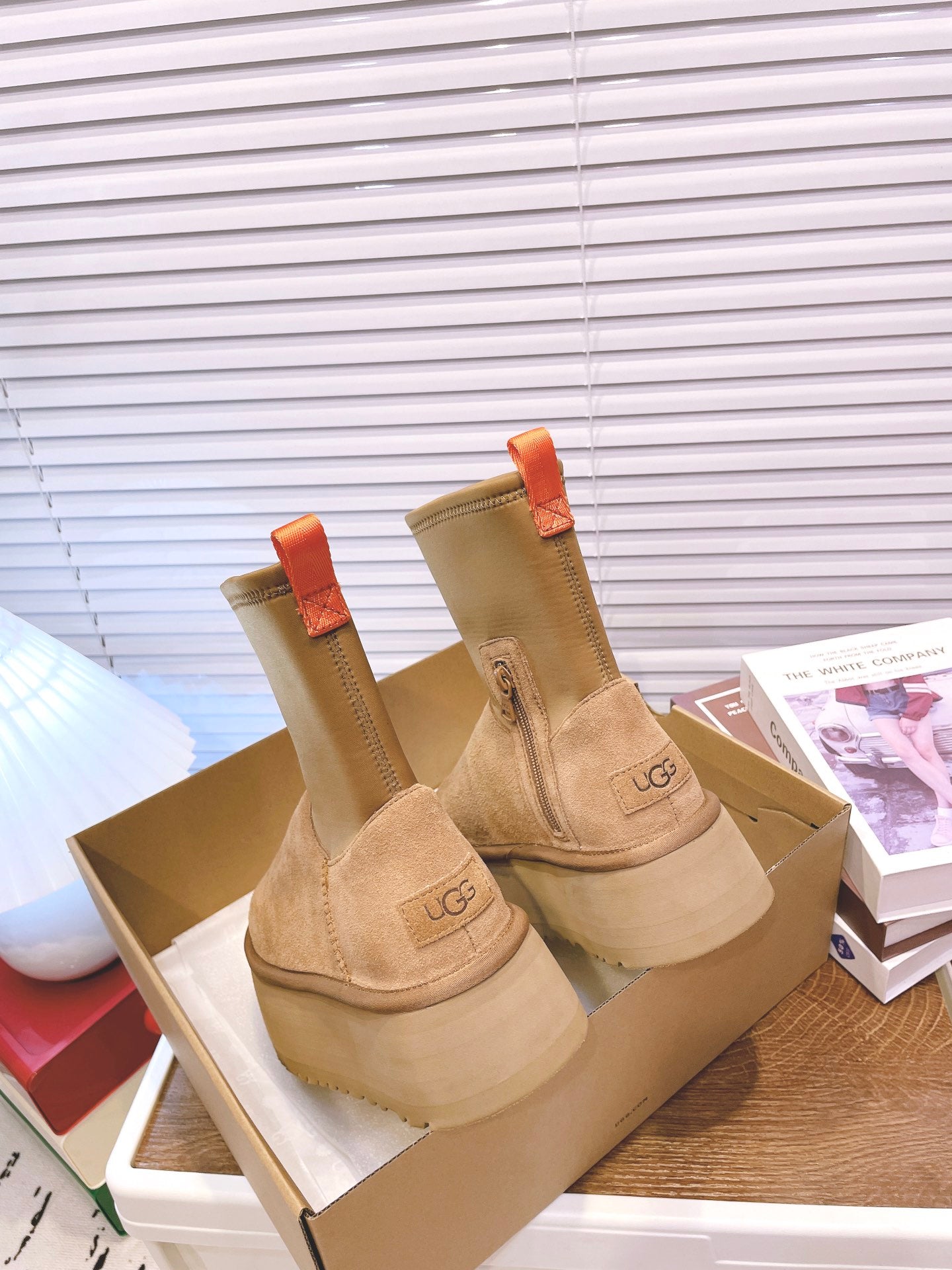 UGG Platform Zip – Bottines montantes à plateforme beige